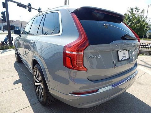 Certified 2025 Volvo XC90 B6 Plus image 9