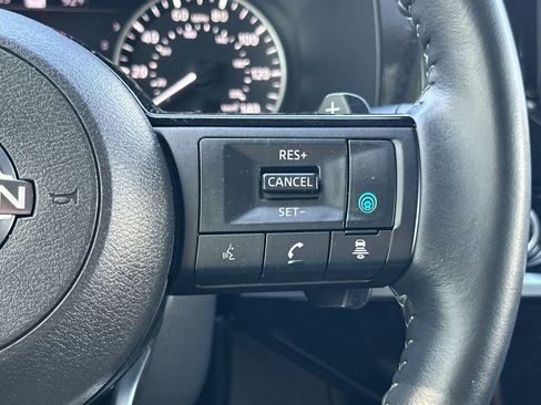 Used 2023 Nissan Pathfinder SL FWD image 30
