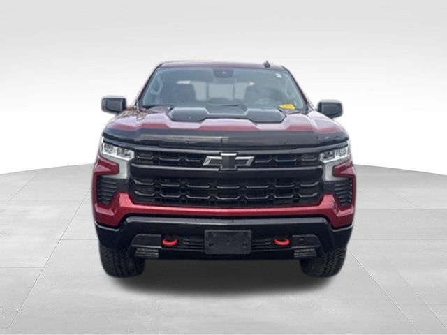 Used 2024 Chevrolet Silverado 1500 LT Trail Boss w/ Convenience Package II AWD/4WD image 2