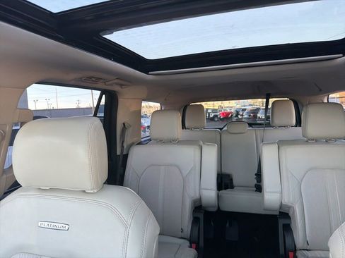 Used 2020 Ford Expedition Platinum image 27