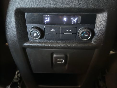 Used 2021 Chevrolet Traverse LT AWD/4WD image 13