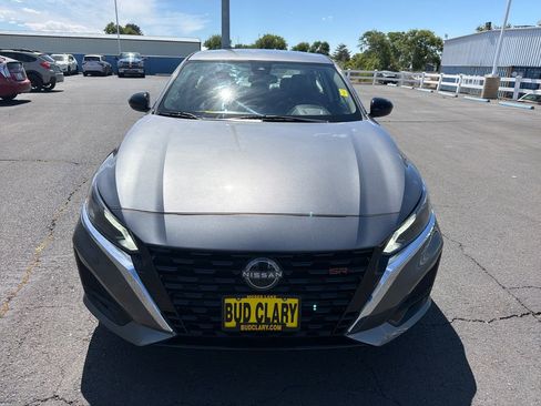 Used 2024 Nissan Altima 2.5 SR FWD image 8