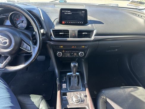Used 2018 MAZDA MAZDA3 Grand Touring image 11