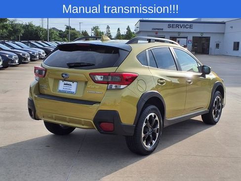Certified 2022 Subaru Crosstrek 2.0i Premium AWD/4WD image 2
