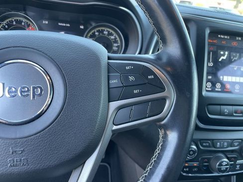 Used 2021 Jeep Cherokee Latitude Lux 80th Anniv w/ Quick Order Package 26U 80TH image 18