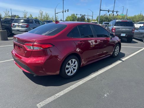 Used 2022 Toyota Corolla LE w/ Carpet Mat Package (TMS) FWD image 4