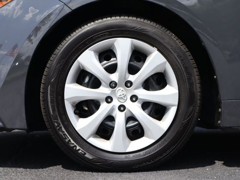 Used 2025 Toyota Corolla LE FWD image 6