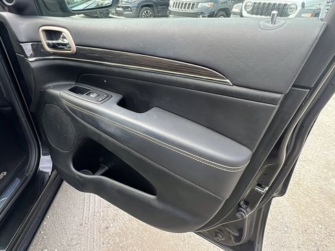 Used 2014 Jeep Grand Cherokee Overland w/ Trailer Tow Group IV image 20