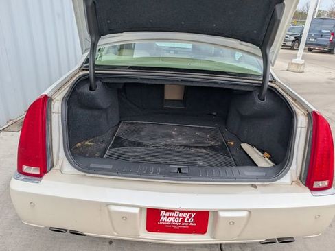 Used 2008 Cadillac DTS w/ Sun And Sound Package image 14