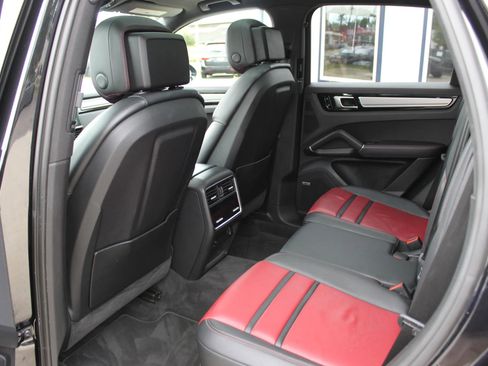Used 2019 Porsche Cayenne AWD/4WD image 20