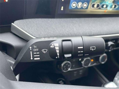 New 2025 Nissan Kicks SV w/ SV Premium Package image 23