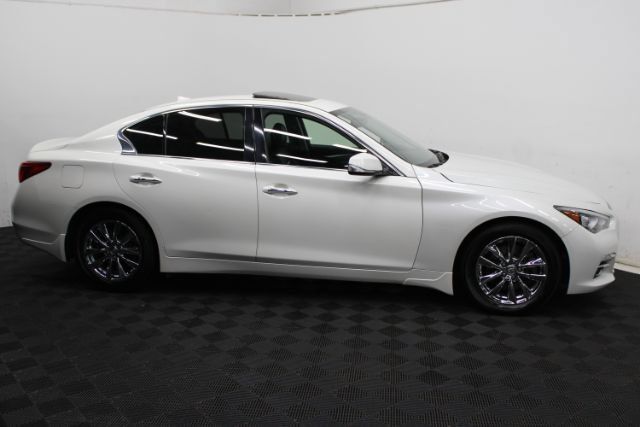 Used 2016 INFINITI Q50 3.0t Premium w/ Cargo Package RWD image 4