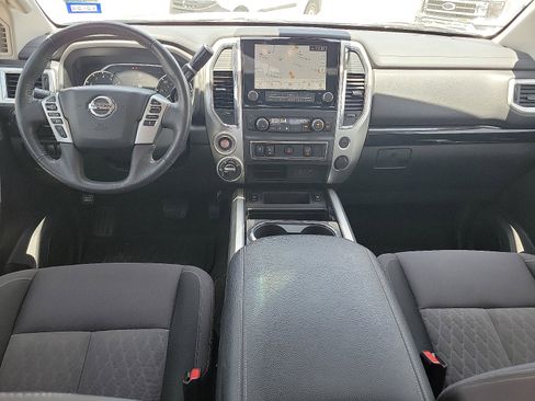 Used 2020 Nissan Titan SV w/ SV Convenience Package image 9