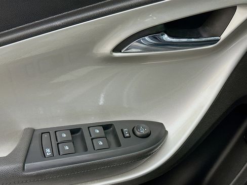 Used 2015 Chevrolet Volt Premium w/ Premium Trim Package FWD image 15