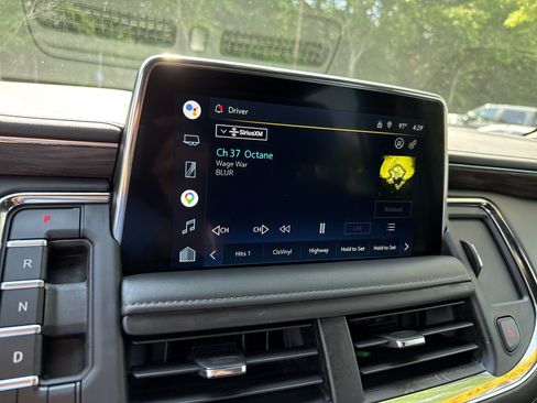 Used 2022 Chevrolet Tahoe LT w/ Luxury Package RWD image 28