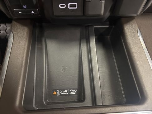 Used 2020 GMC Sierra 1500 SLT image 27