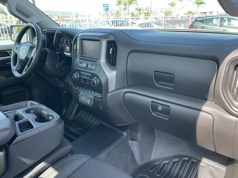 Used 2025 Chevrolet Silverado 1500 W/T image 28