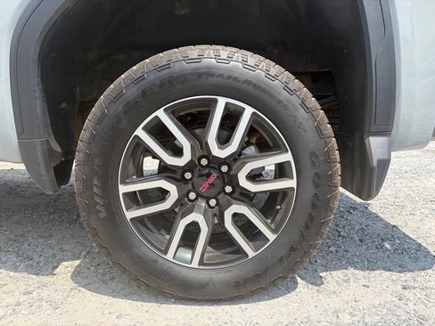 Used 2025 GMC Sierra 1500 AT4 w/ Technology Package AWD/4WD image 7