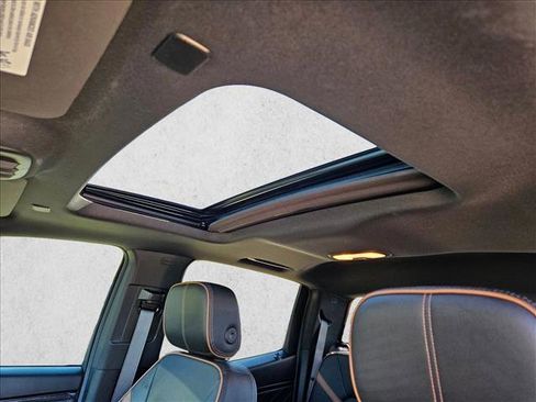 Used 2024 GMC Canyon AT4 w/ AT4 Premium Package image 16