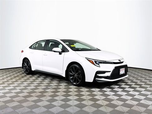 Certified 2025 Toyota Corolla SE image 10