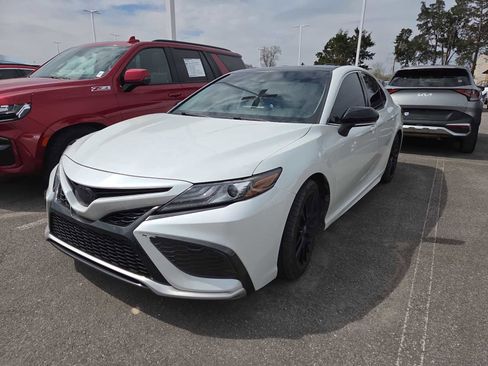 Used 2021 Toyota Camry XSE image 8