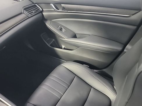 Certified 2022 Honda Accord Touring image 21