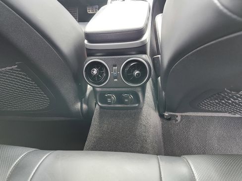 Used 2018 Kia Stinger GT2 AWD/4WD image 25