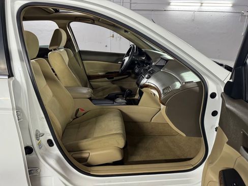 Used 2009 Honda Accord EX image 40