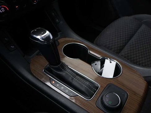 Used 2019 GMC Acadia SLE image 14