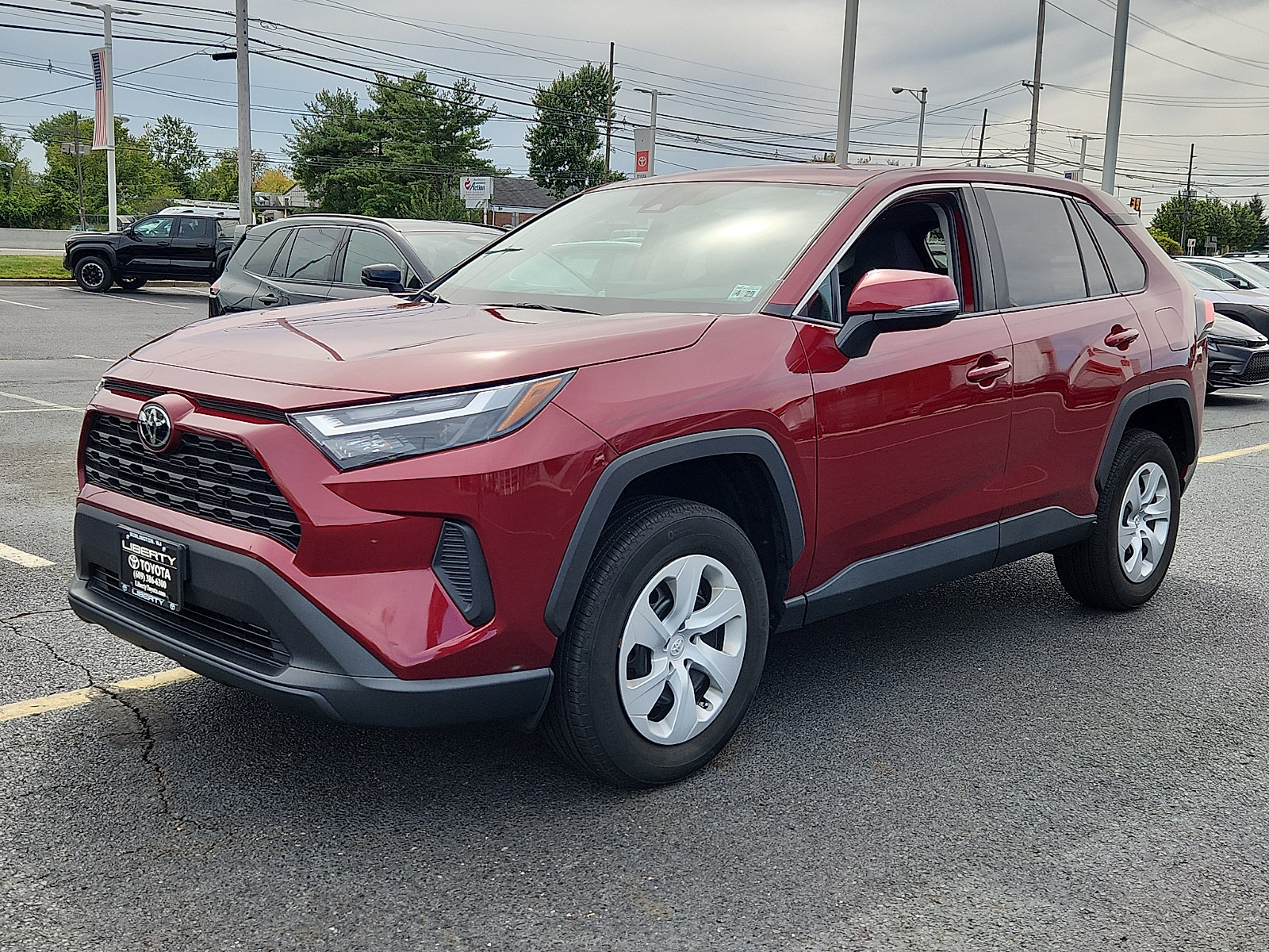 Used 2024 Toyota RAV4 LE AWD/4WD image 3
