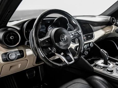 Used 2020 Alfa Romeo Giulia Ti Sport w/ Quick Order Package 22U Sport RWD image 4