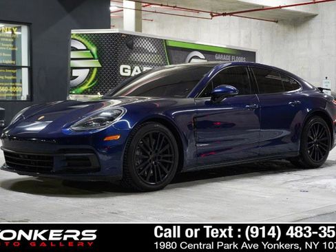 Used 2020 Porsche Panamera RWD image 24