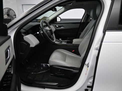 Used 2025 Land Rover Range Rover Velar Dynamic SE image 12