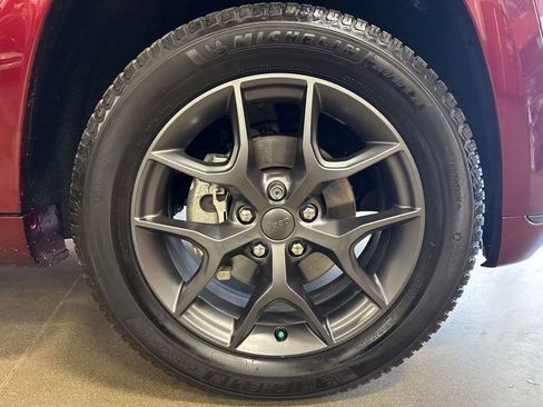 Used 2019 Jeep Grand Cherokee Limited X image 28