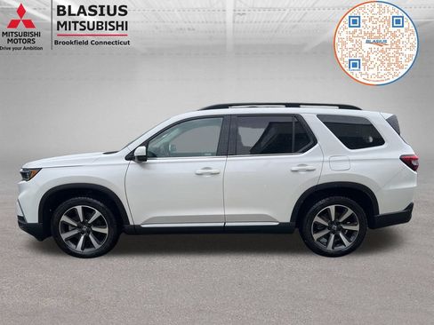 Used 2023 Honda Pilot Touring image 18