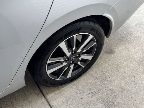 Used 2025 Nissan Versa SV image 29