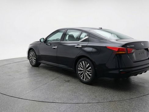 Used 2025 Nissan Altima 2.5 SV image 6