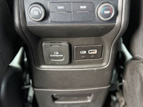 Used 2021 GMC Acadia SLE w/ Driver Convenience Package image 10