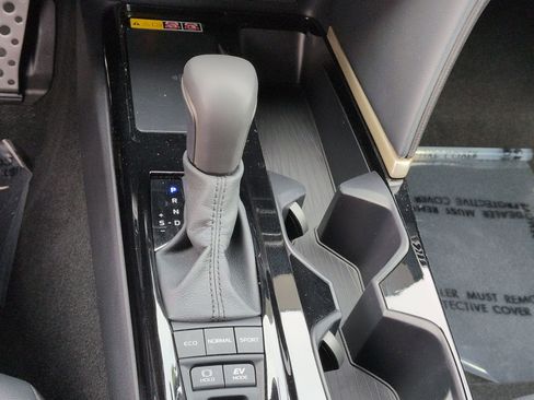 Used 2025 Toyota Camry XSE FWD image 26