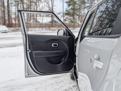 Used 2018 Kia Soul image 25