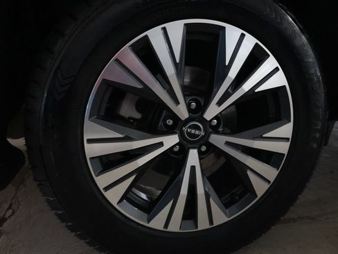 Used 2023 Nissan Rogue SV AWD/4WD image 33