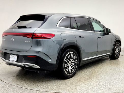 Used 2023 Mercedes-Benz EQS 580 4MATIC SUV w/ Exclusive Trim Package image 5