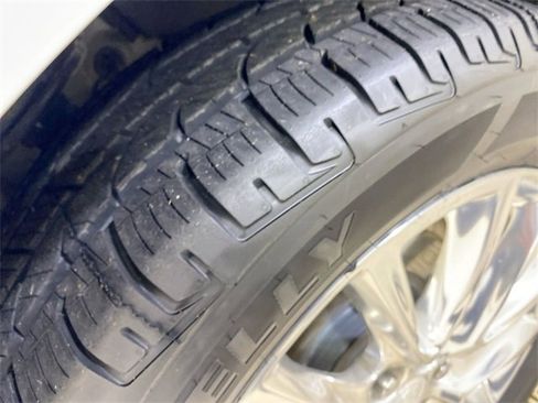 Used 2019 Buick Enclave Essence w/ Trailering Package, 5000 lbs. image 23