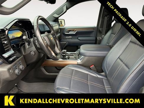 Used 2023 Chevrolet Silverado 1500 High Country w/ Technology Package image 9