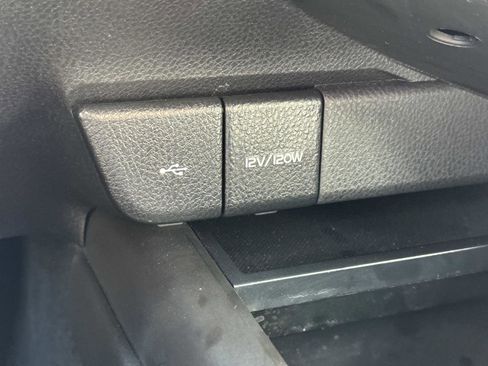 Used 2022 Toyota Camry SE w/ Carpet Mat Package (TMS) image 21