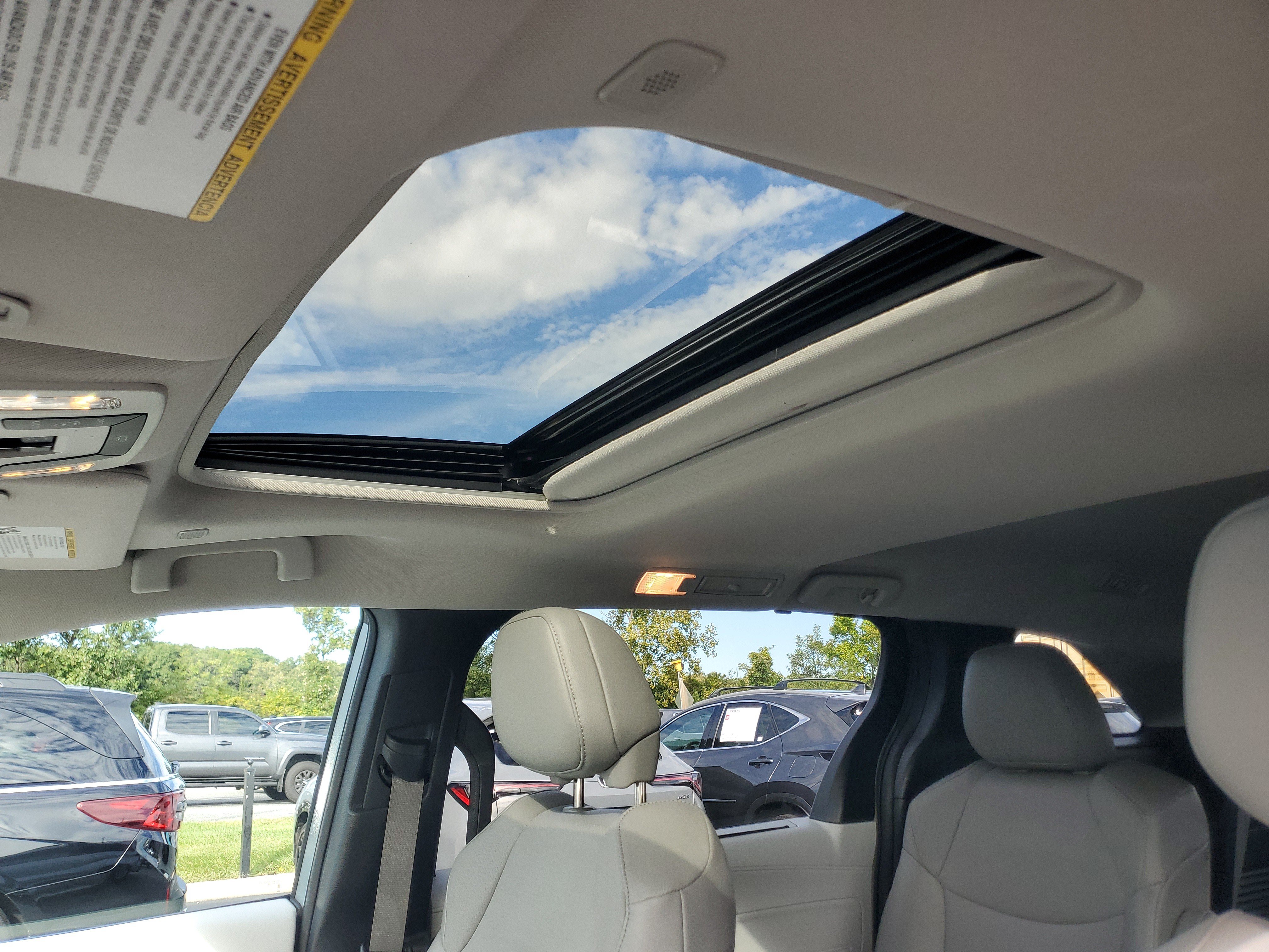Certified 2025 Toyota Sienna XLE FWD image 19
