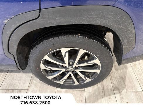 Used 2024 Toyota Corolla Cross XLE image 10