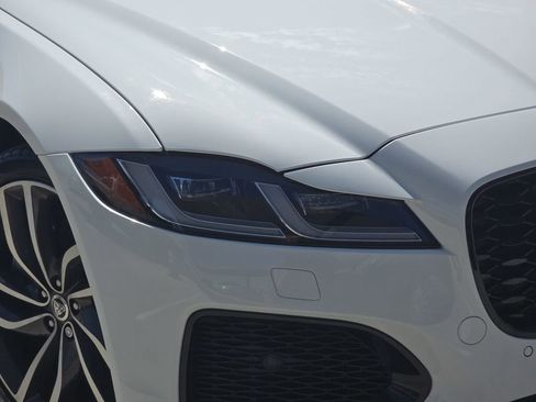 Used 2024 Jaguar XF R-Dynamic SE image 32