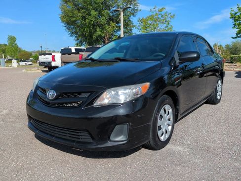 Used 2011 Toyota Corolla LE image 2