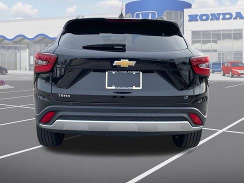 Used 2024 Chevrolet Trax LT image 7